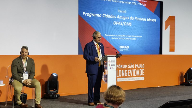 Representante no Brasil da Opas e da OMS, Cristian Morales Furhmann fala na Conferência Internacional Cidades Amigas do Idoso - Felipe Cavalheiro/Viva