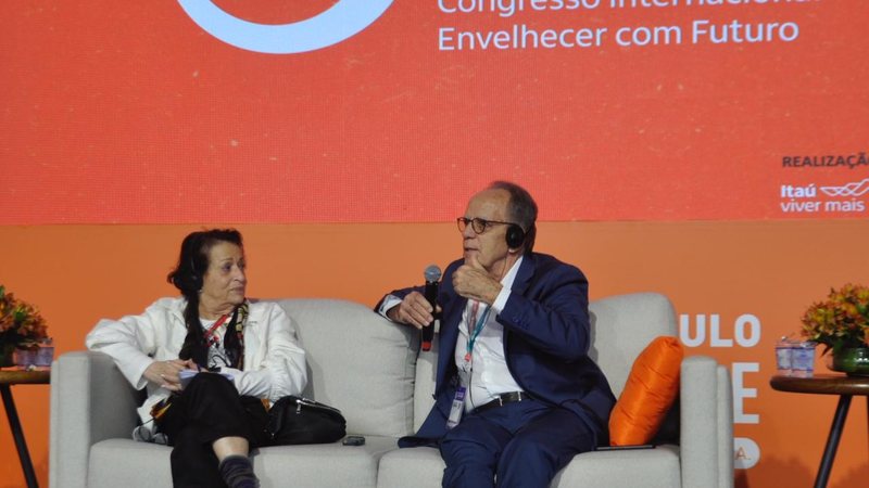 A antropóloga Guita Grin Debert e o demógrafo José Eustáquio Alves durante o painel “Familismo nas políticas sociais e o cenário demográfico” - Manuela França/Viva