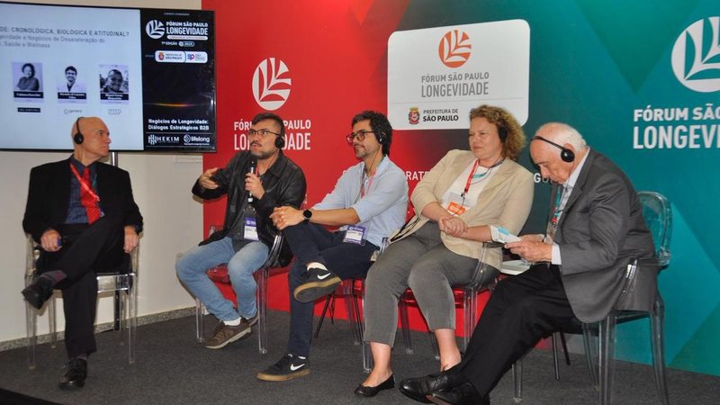 A questão 'envelhecer com saúde ou ter longevidade?', foi um dos temas tratados durante o painel “Qual sua idade: Cronológica, Biológica e Atitudinal?” - Manuela França/Viva