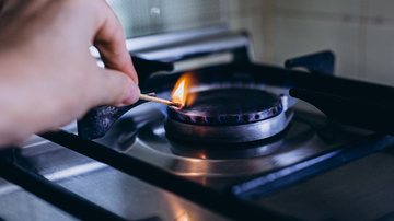 Benefício garante a retirada gratuita de um botijão de gás de cozinha de 13 kg - Envato