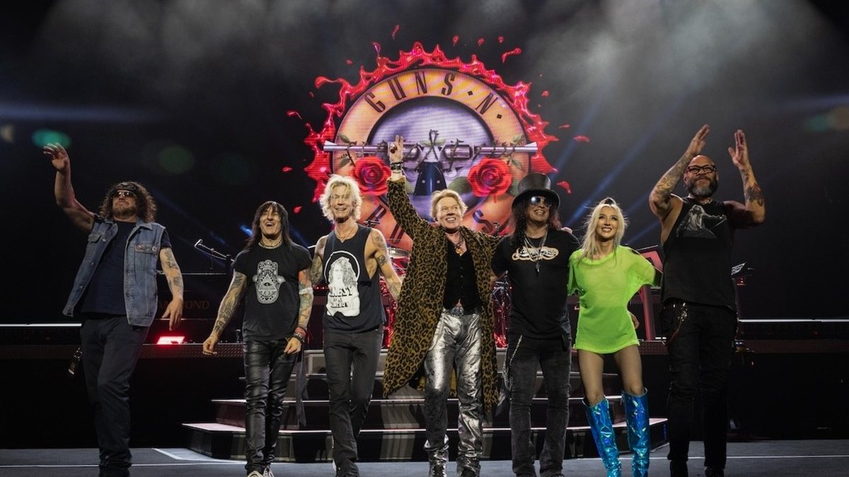 A banda será a atração principal do festival, que acontece em abril de 2026 - Divulgação - Guns N' Roses