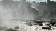 Com a decisão da Justiça Federal, parte da receita obtida com a visitação às Cataratas do Iguaçu irão para o estado do Paraná - Envato