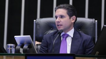 Hugo Motta mandou um recado às companhias aéreas, que pretendem fazer a cobrança: "A Câmara não vai aceitar esse abuso" - Bruno Spada / Câmara dos Deputados