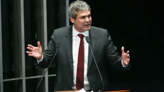 Projeto de lei do líder do PT, Lindbergh Farias (RJ) dobra a taxação sobre as bets, de 12% para 24% - Foto: Fábio Pozzebom/Agência Brasil