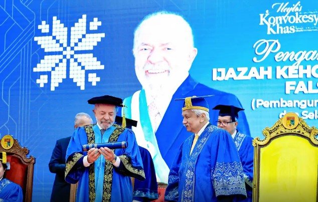 Homenagem reconhece trajetória de Lula e atuação em benefício da inclusão social, combate à fome e cooperação internacional - Ricardo Stuckert/PR