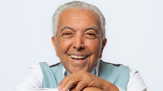 Mauricio comemora o aniversário cercado pelos personagens que marcaram sua trajetória como Mônica, Cebolinha e Cascão - Reprodução/Instagram/@mauricioaraujosousa
