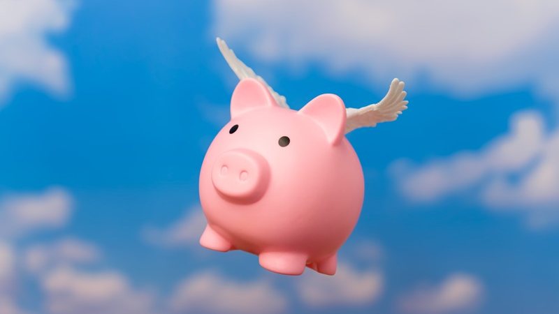 O texto determina que os bancos terão até dois dias úteis para efetivar a portabilidade de salários, aposentadorias e pensões - Envato