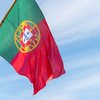 Aprovada em meio a tensões políticas, lei portuguesa exige vínculos comprovados e aumenta fiscalização sobre imigrantes, afetando brasileiros - Envato