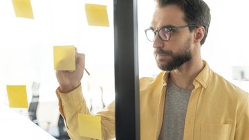A área de Produto Digital envolve aplicativos, plataformas, serviços online e softwares corporativos - Divulgação / Freepik