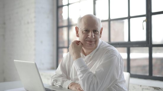 O objetivo do encontro é discutir as principais oportunidades de negócios visando a população sênior, segundo a organização - Andrea Piacquadio / Pexels