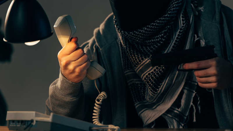 De acordo com o Governo do Estado do Rio de Janeiro, o contato é feito por telefone - Foto: Envato Elements