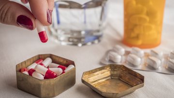 Setores da sociedade alertam para a comercialização e consumo de medicamentos falsos; questão é abordado em novela - Envato