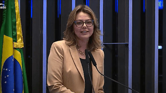 Senadora Leila Barros, autora do PL, durante discurso do Senado - Reprodução -YouTube TV Senado