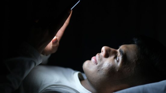 Com a pandemia, o contato virtual se tornou o principal meio de lazer, trabalho e consumo - Envato