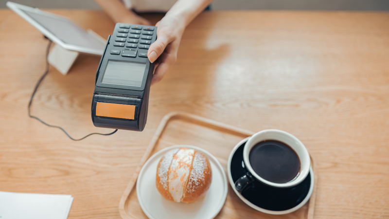 O presidente Luiz Inácio Lula da Silva assinou nesta terça-feira o decreto que altera o Programa de Alimentação do Trabalhador (PAT) - Envato Elements