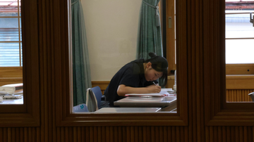 Iniciativa amplia o acesso ao ensino superior e permite que mais estudantes conciliem estudo, trabalho e rotina - Yanhao Fang/Unsplash