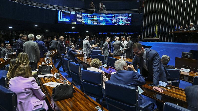 Senado aprova lei que proíbe descontos mensais em benefícios do INSS de valores destinados a associações, como as envolvidas nos casos de fraudes - Jefferson Rudy/Agência Senado