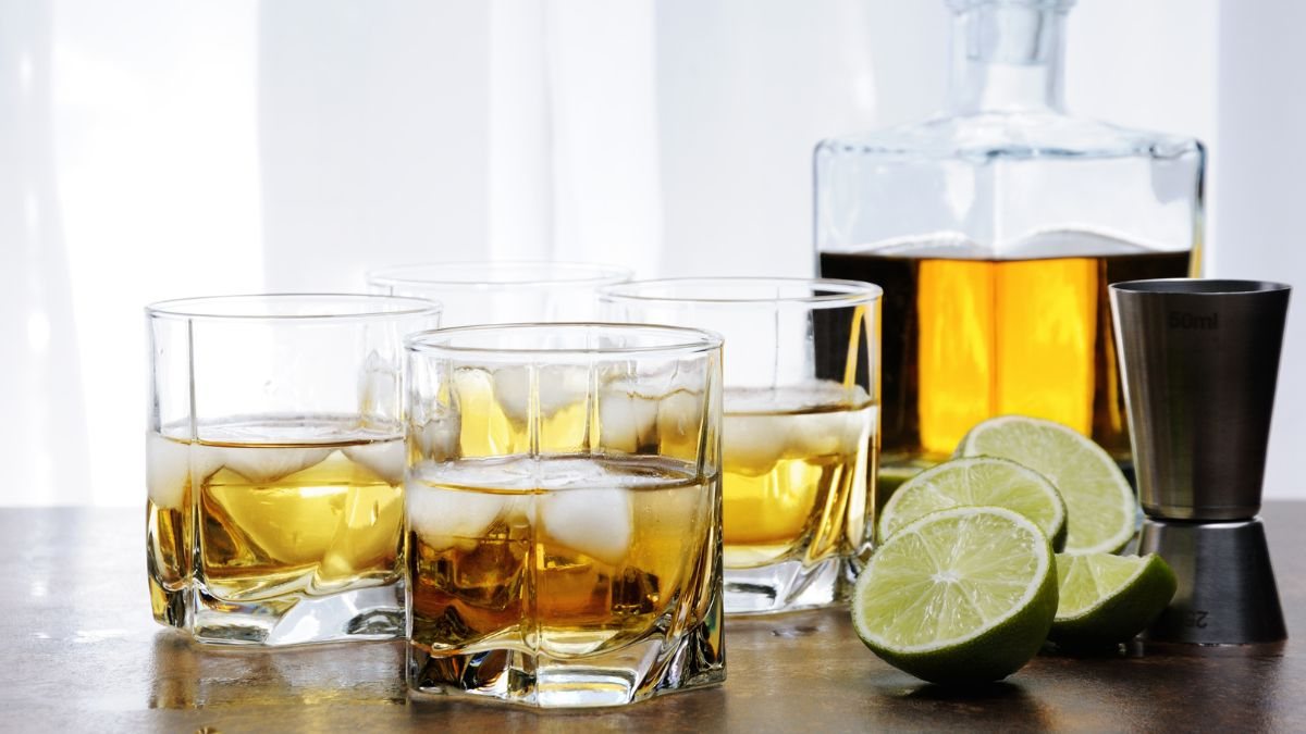 O comportamento indica que as novas gerações vêm adotando hábitos mais distantes do consumo tradicional de bebidas - Foto: Envato Elements