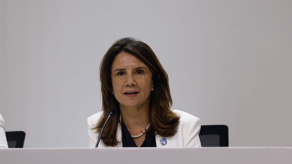 CEO da COP30, Ana Toni diz que houve avanços nas negociações sobre transição energética justa no segundo dia do encontro - Tânia Rêgo / Agência Brasil