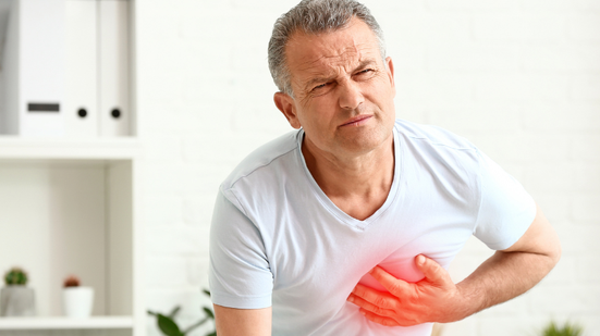 Cerca 900 mil pessoas viviam com fibrilação atrial, um tipo de arritmia cardíaca, em 2024 - Foto: Adobe Stock