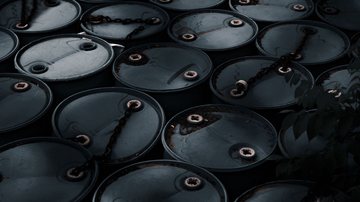 Segundo a ANP, a produção nacional de petróleo bateu recorde em outubro, chegando a 4,024 milhões/dia de barris - Envato