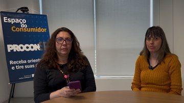 Assessora técnica do Procon-SP, Nilciane Zalpa, e repórter Alessandra Taraborelli, em entrevista na sede do Procon-SP - Manuela França