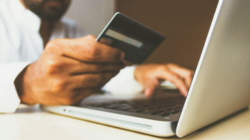 Saiba como comprar online de forma segura e o que fazer caso caia em um golpe - Foto: Unsplash