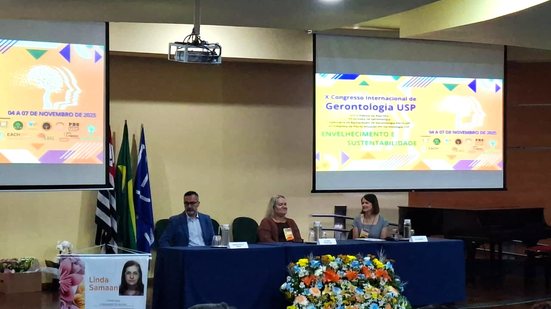 Mesa de abertura do segundo dia do 10º Congresso Internacional de Gerontologia da USP - Paula Bulka Durães/Viva
