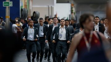 Incêndio causa correria e paralisa atividades da COP30 um dia antes do final