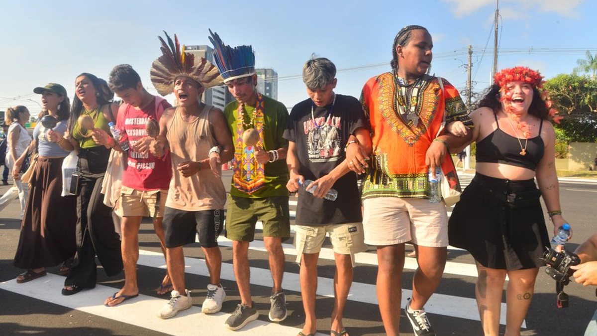 Manifestação indígena na entrada da COP30 dá pontapé inicial nas manifestações sociais que devem permear o evento em Belém - Flávio Contente / Ato Press / Estadão Conteúdo