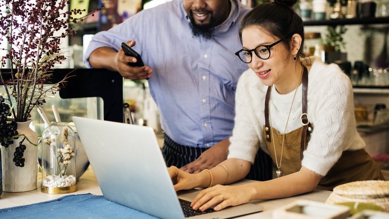 Reflexo da maior necessidade de capital de giro nesta época do ano,  procura por crédito cresceu 30% no 4º trimestre entre os pequeno e médio empresários - Envato