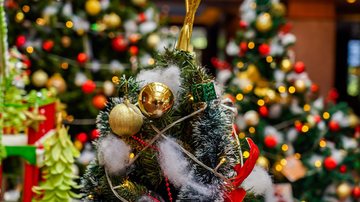 Transforme itens simples do dia a dia em enfeites criativos, econômicos e sustentáveis para celebrar o Natal - Unsplash