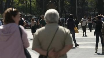 Legislação prevê que municípios adaptem suas estruturas às necessidades de quem tem 60 anos ou mais - Marcelo Camargo/Agência Brasil
