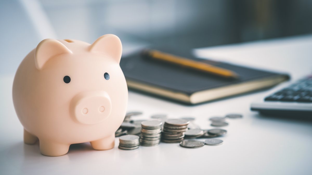 Pesquisa da Ipsos aponta que 35% dos brasileiros afirmaram estar em situação financeira “difícil/muito difícil” - Envato