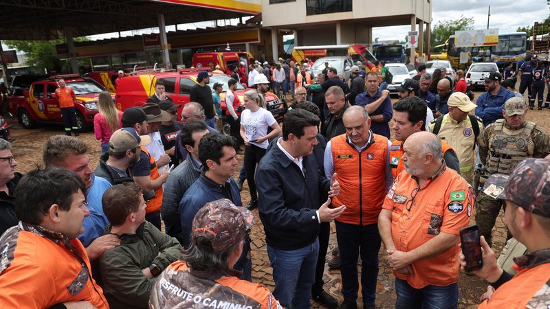 Governador Ratinho Júnior (PSD) fez o anúncio sobre a suspensão do Enem no município via publicação no X - Foto: Jonathan Campos/AEN
