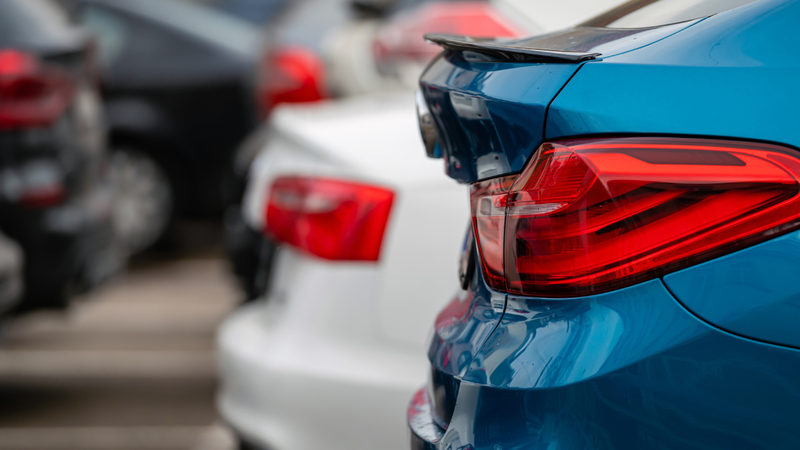 O imposto é uma das principais obrigações anuais para quem possui carro ou moto registrados - Foto: Envato Elements