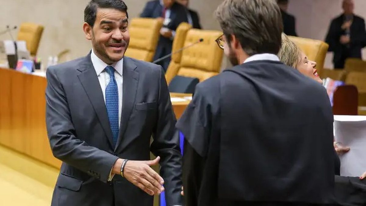 O presidente Luiz Inácio Lula da Silva indica advogado-geral da União Jorge Messias para ocupar uma cadeira no STF - Fabio Rodrigues-Pozzebom/Agência Brasil