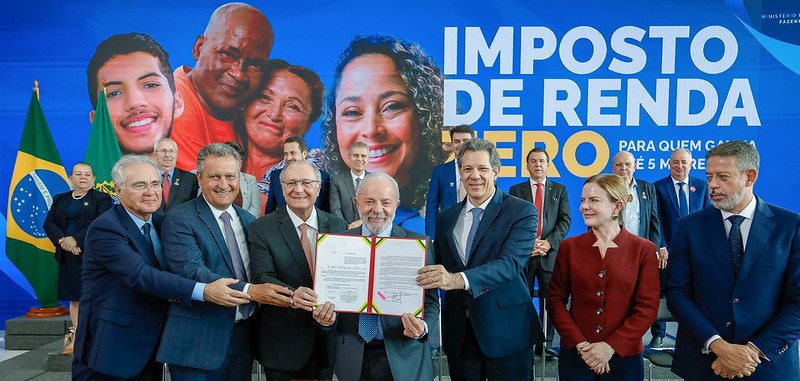 Lula disse que é preciso repensar a jornada de trabalho 6 por 1 e a tributação sobre participação de lucros e resultados - Ricardo Stuckert / PR