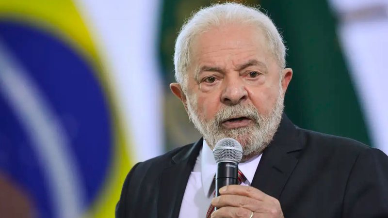 Presidente Lula defende investimentos em educação e o programa Pé-de-Meia, que dá ajuda financeira a estudantes do ensino médio - Marcelo Camargo/Agência Brasil