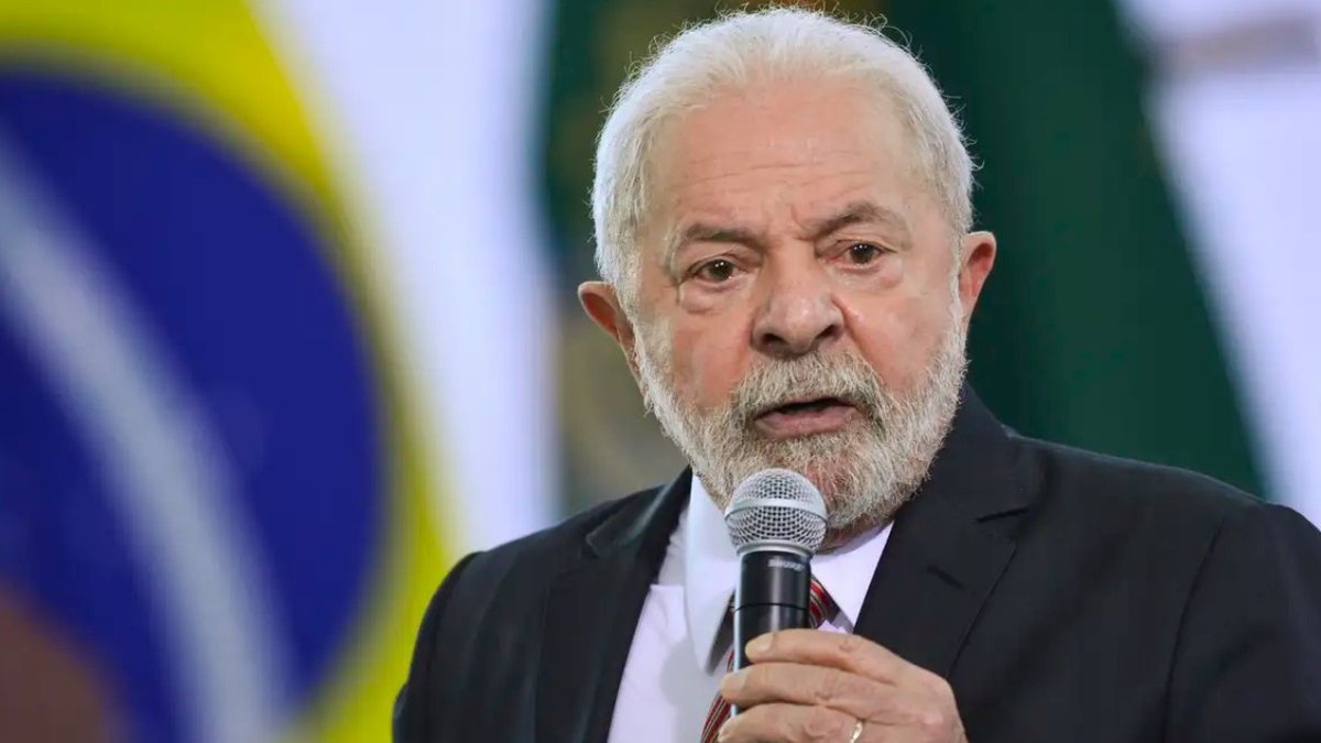Presidente Lula defende investimentos em educação e o programa Pé-de-Meia, que dá ajuda financeira a estudantes do ensino médio - Marcelo Camargo/Agência Brasil
