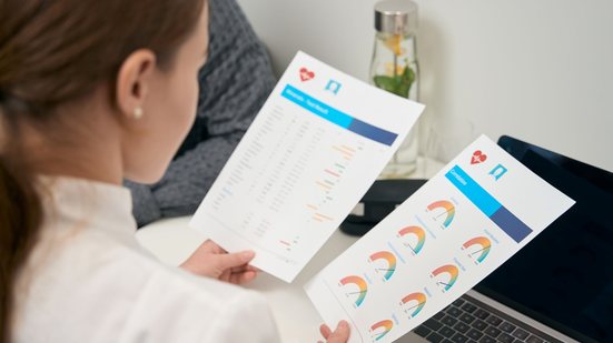 O material, disponibilizado no site do ministério e no aplicativo Meu SUS Digital, também apresenta os principais agravos relacionados ao clima e recomendações voltadas a grupos mais vulneráveis - Envato