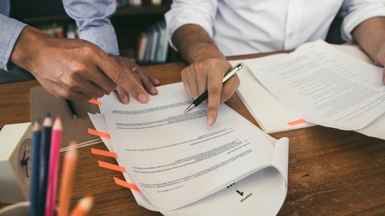 Além de trazer mais celeridade e regras mais claras, marco reforça o papel do corretor, que representa o segurado - Envato