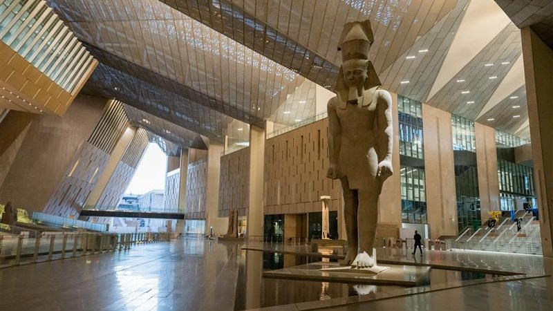 Estátua gigante de faraó no Museu do Egito, GEM, inaugurado neste sábado, 1 de novembro - Divulgação / Visit GEM
