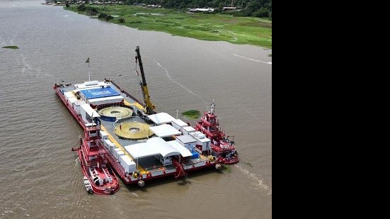 Um dos barcos do projeto Norte Conectado, responsável por instalar os cabos de fibra ótica no leito dos rios - Divulgação - Ministério da Comunicação