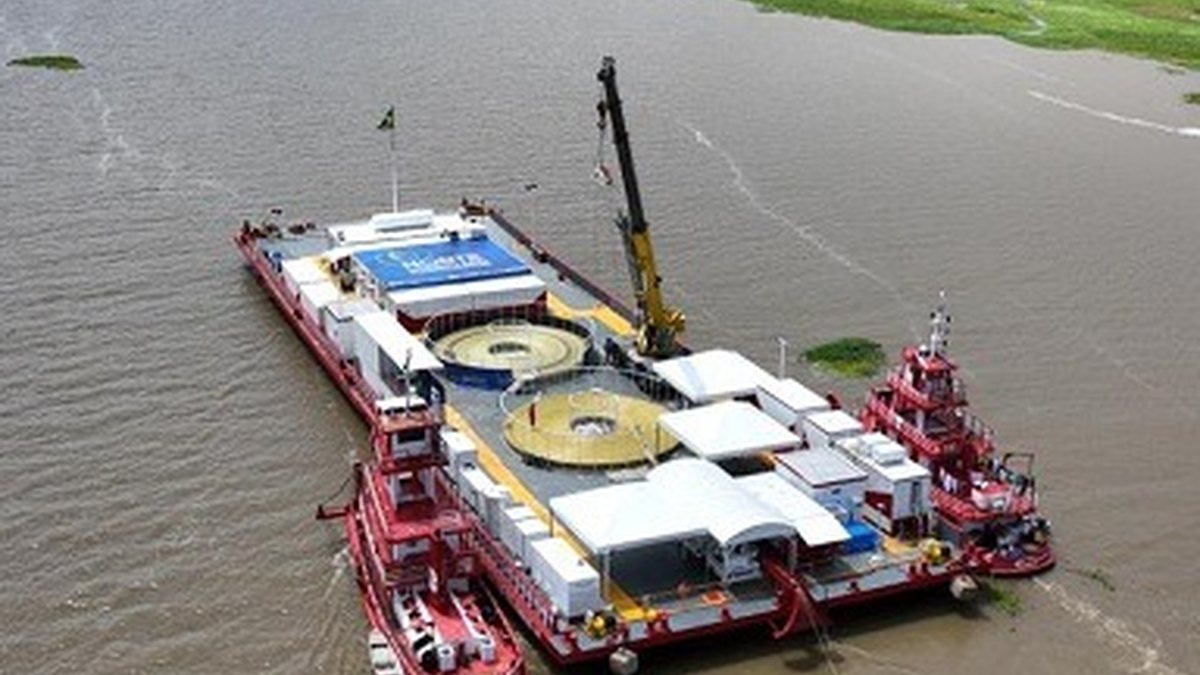 Um dos barcos do projeto Norte Conectado, responsável por instalar os cabos de fibra ótica no leito dos rios - Divulgação - Ministério da Comunicação