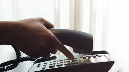 Serviço de telefonia fixa em 7,4 mil localidades continuará a ser operado pela Oi até que sejam transferidos para outras empresas - Adobe Stock