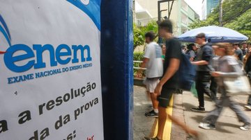 O MEC estima que 80% dos estudantes da rede pública farão o exame na escola onde estão matriculados - Paulo Pinto/Agência Brasil