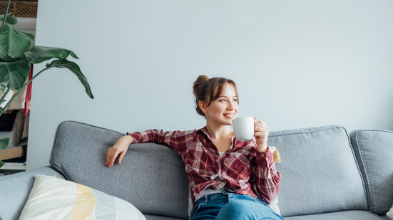 O número de domicílios brasileiros em que vivia apenas uma pessoa passou de 12,2% para 19,1% entre 2010 e 2022 - Foto: Adobe Stock