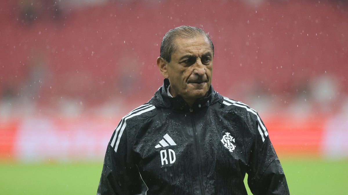 Irritado com a anulação de um gol, o treinador utilizou uma expressão ofensiva ao questionar a atuação da arbitragem - Ricardo Duarte/Internacional