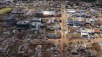 De acordo com Sistema de Tecnologia e Monitoramento Ambiental do Paraná (Simepar), Rio Bonito do Iguaçu foi devastada por ventos de até 330km/h - Roberto Dziura/AEN